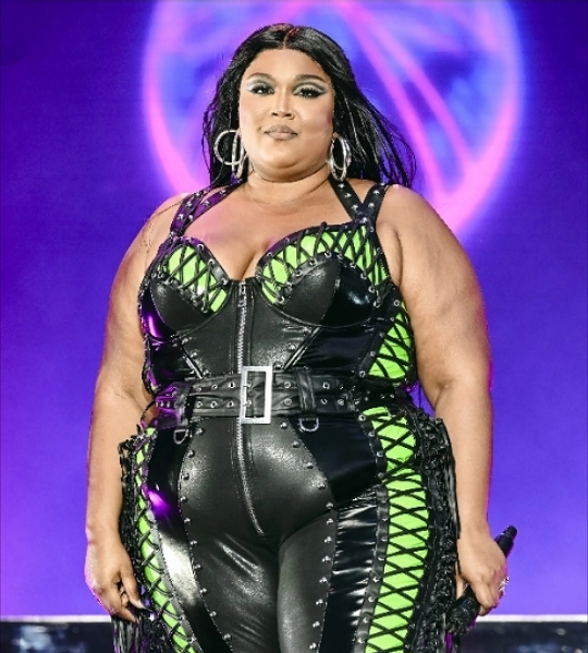 Lizzo Accused Of Sexual Harassment & Fat Shaming